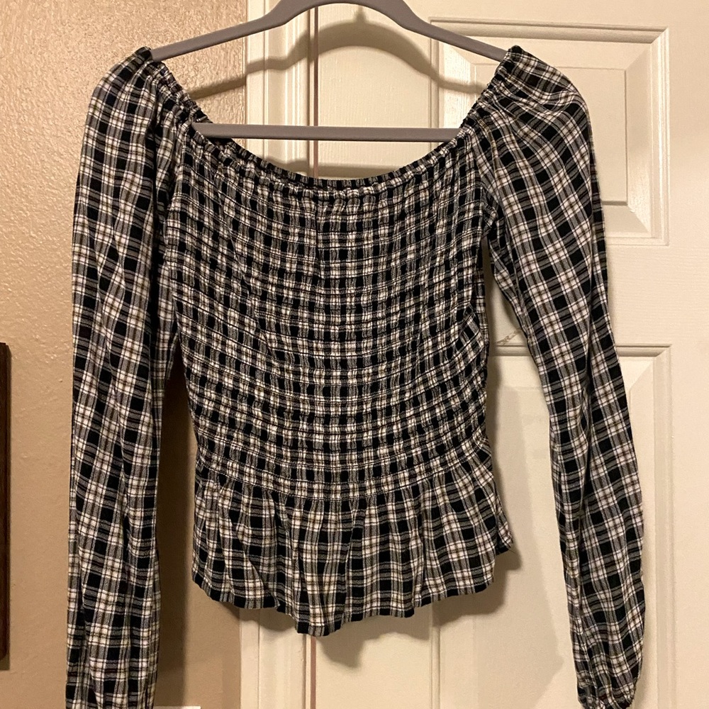 HOLLISTER SMALL plaid print tight fitted top (GREAT condition)